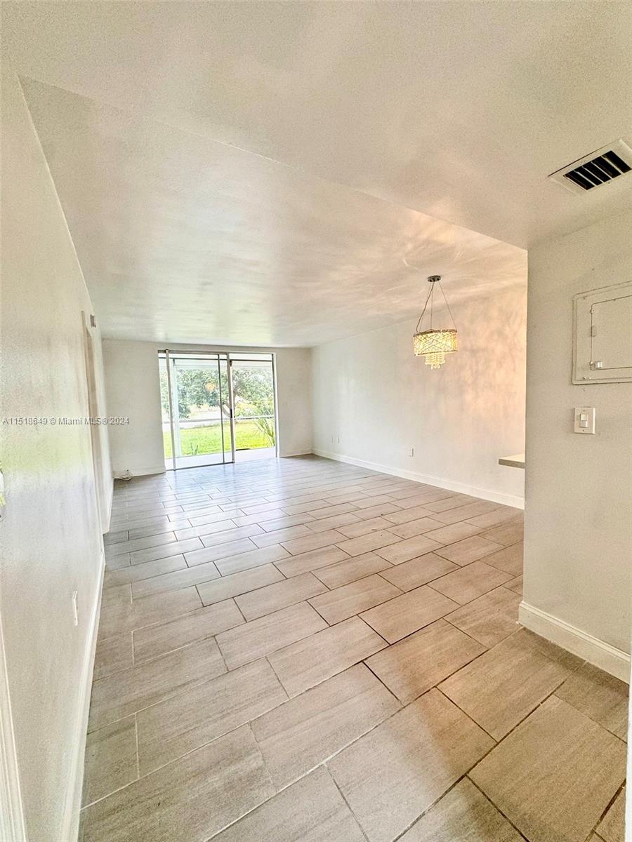 2905 Point East Dr L102, Aventura, FL 33160, 1 Bedroom Bedrooms, ,1 BathroomBathrooms,Residential,For Sale,Point East Dr,A11518649