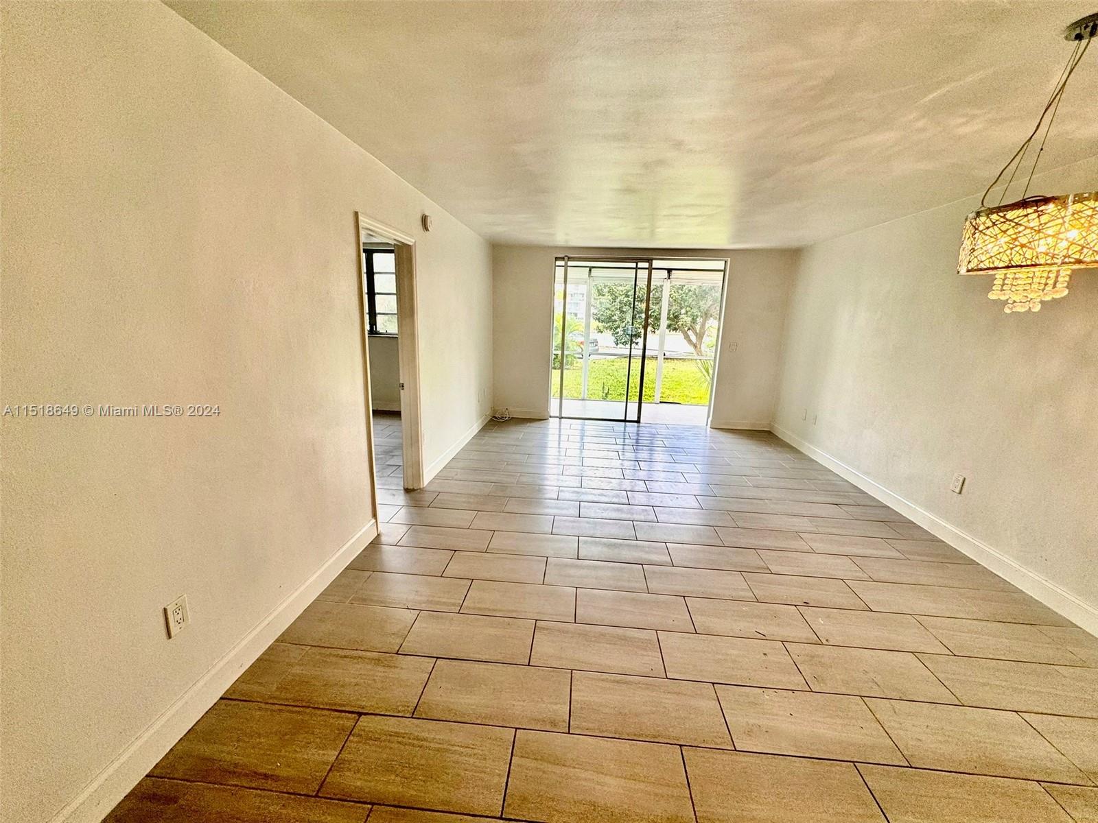 2905 Point East Dr L102, Aventura, FL 33160, 1 Bedroom Bedrooms, ,1 BathroomBathrooms,Residential,For Sale,Point East Dr,A11518649