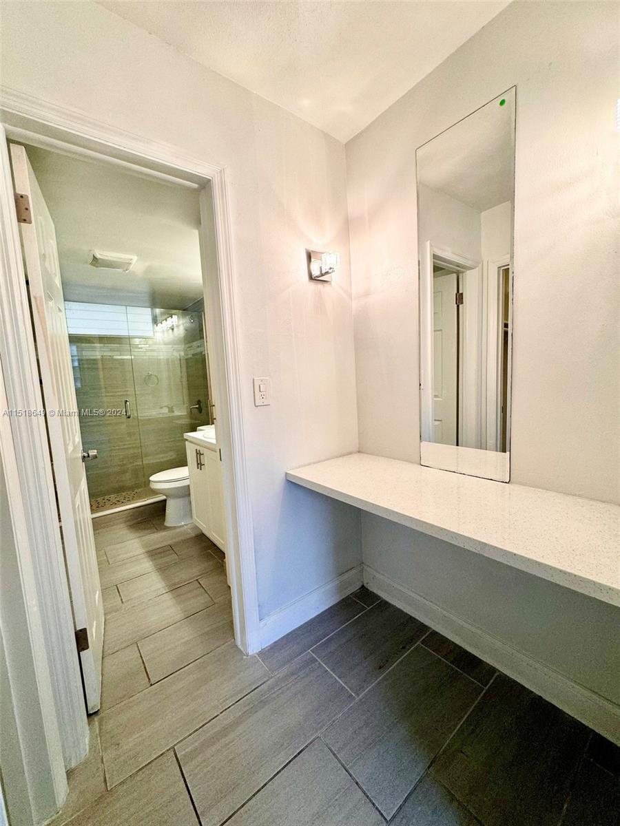 2905 Point East Dr L102, Aventura, FL 33160, 1 Bedroom Bedrooms, ,1 BathroomBathrooms,Residential,For Sale,Point East Dr,A11518649