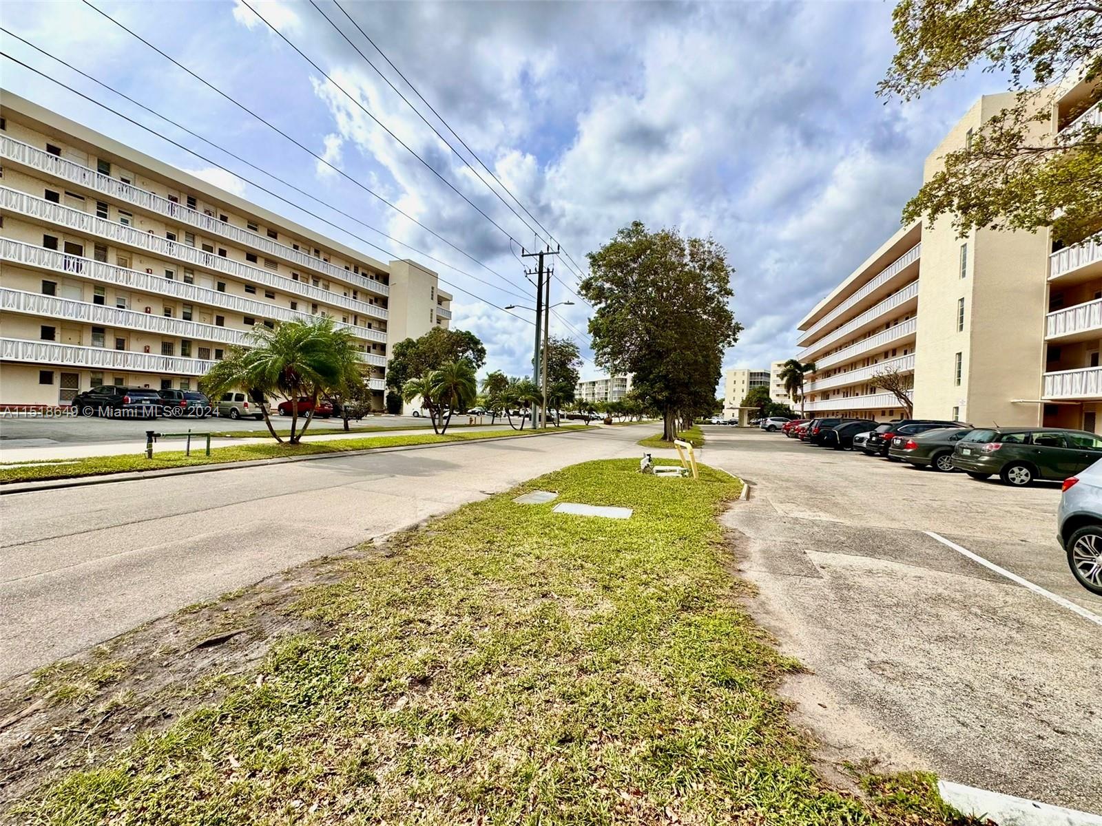 2905 Point East Dr L102, Aventura, FL 33160, 1 Bedroom Bedrooms, ,1 BathroomBathrooms,Residential,For Sale,Point East Dr,A11518649