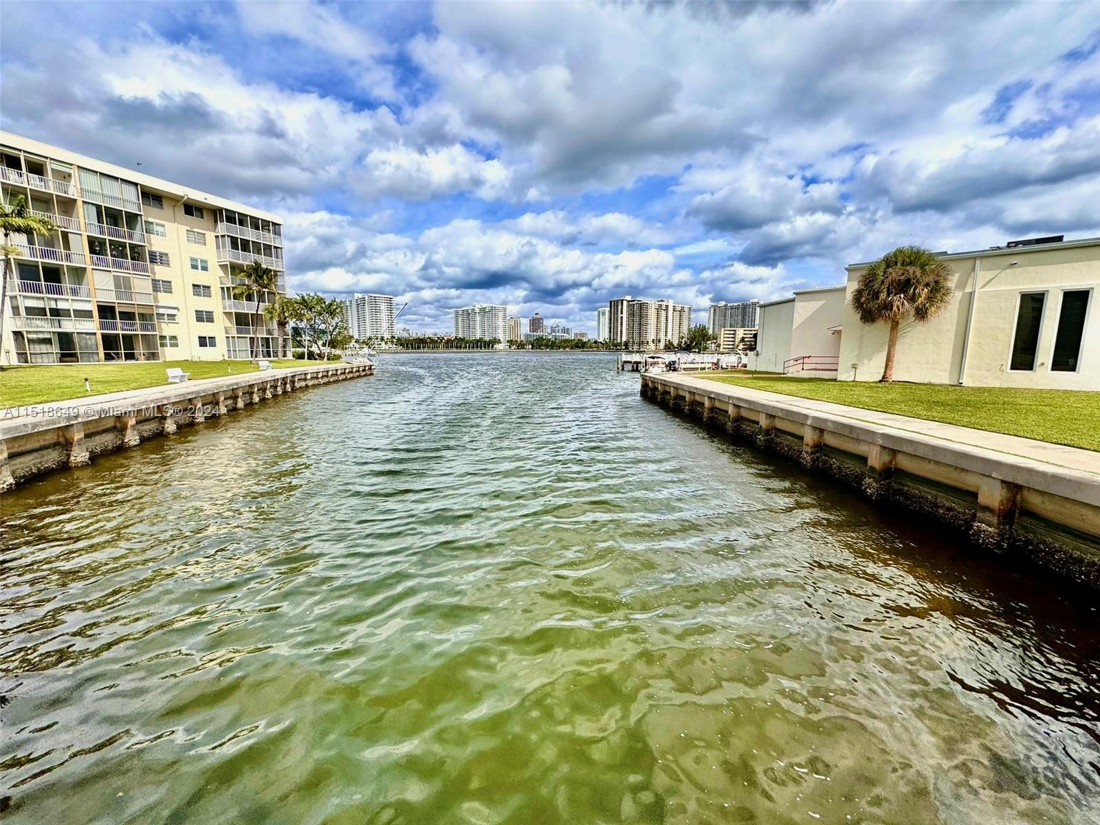 2905 Point East Dr L102, Aventura, FL 33160, 1 Bedroom Bedrooms, ,1 BathroomBathrooms,Residential,For Sale,Point East Dr,A11518649