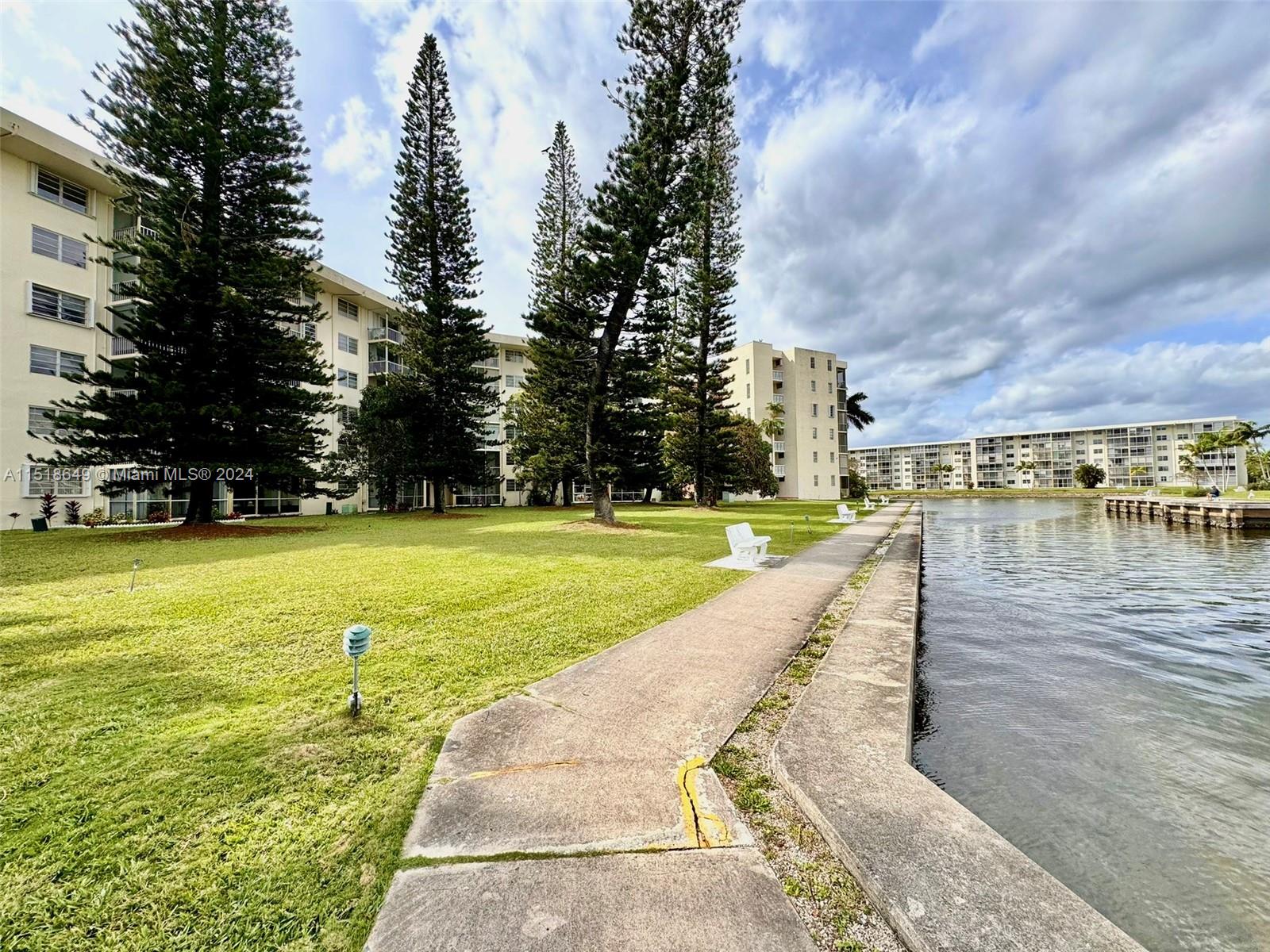 2905 Point East Dr L102, Aventura, FL 33160, 1 Bedroom Bedrooms, ,1 BathroomBathrooms,Residential,For Sale,Point East Dr,A11518649