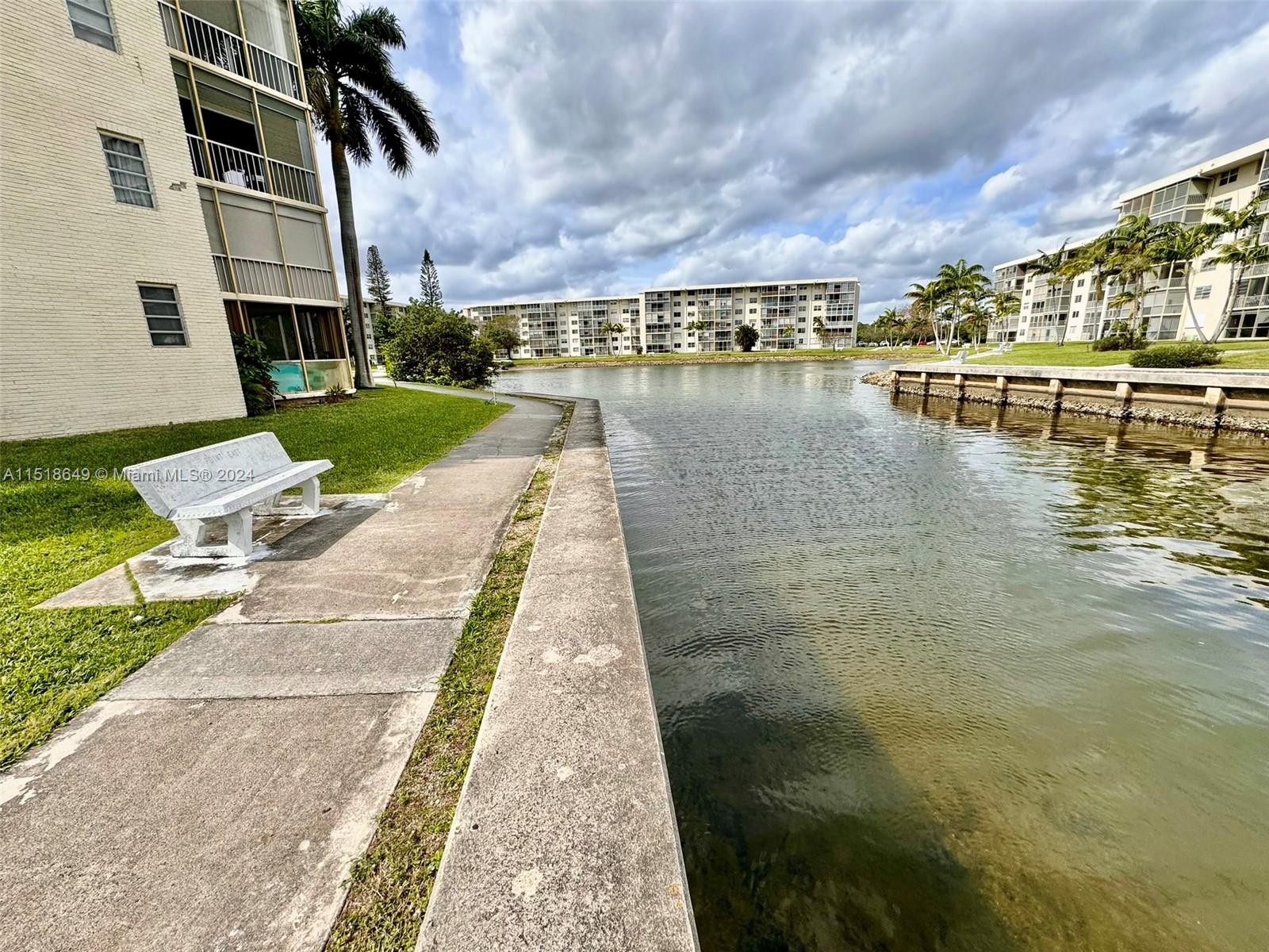 2905 Point East Dr L102, Aventura, FL 33160, 1 Bedroom Bedrooms, ,1 BathroomBathrooms,Residential,For Sale,Point East Dr,A11518649