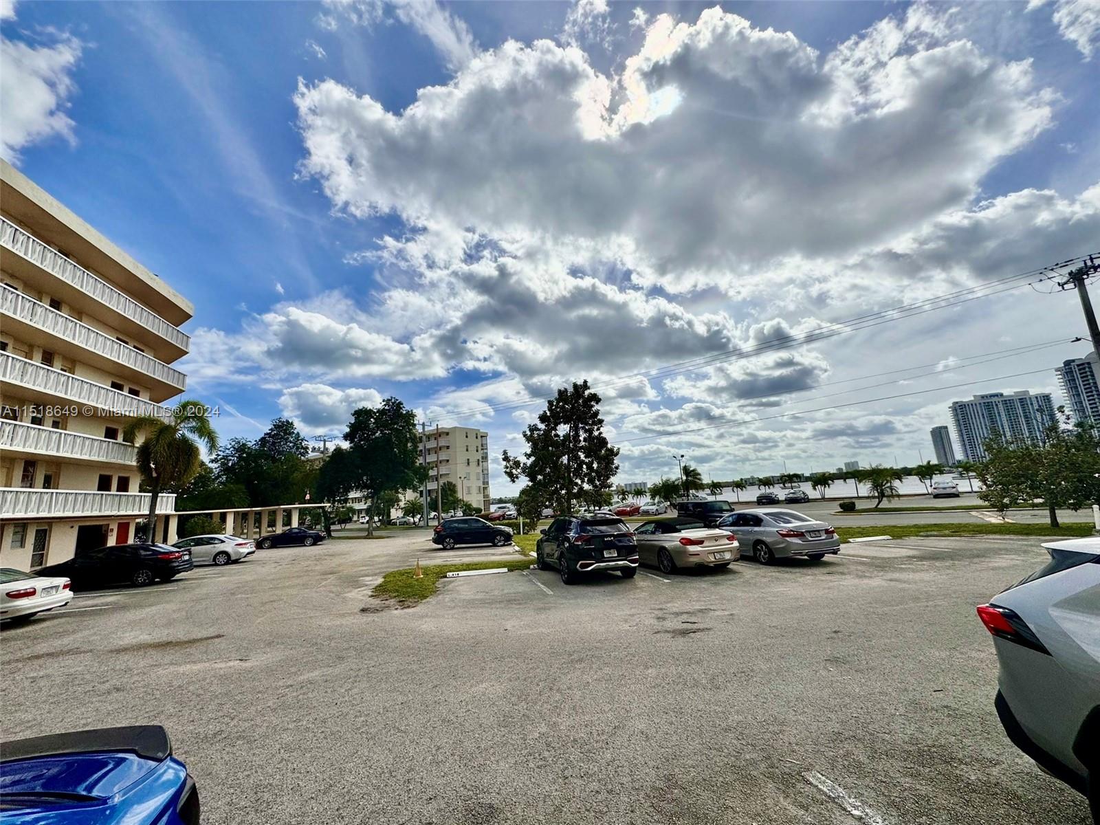 2905 Point East Dr L102, Aventura, FL 33160, 1 Bedroom Bedrooms, ,1 BathroomBathrooms,Residential,For Sale,Point East Dr,A11518649