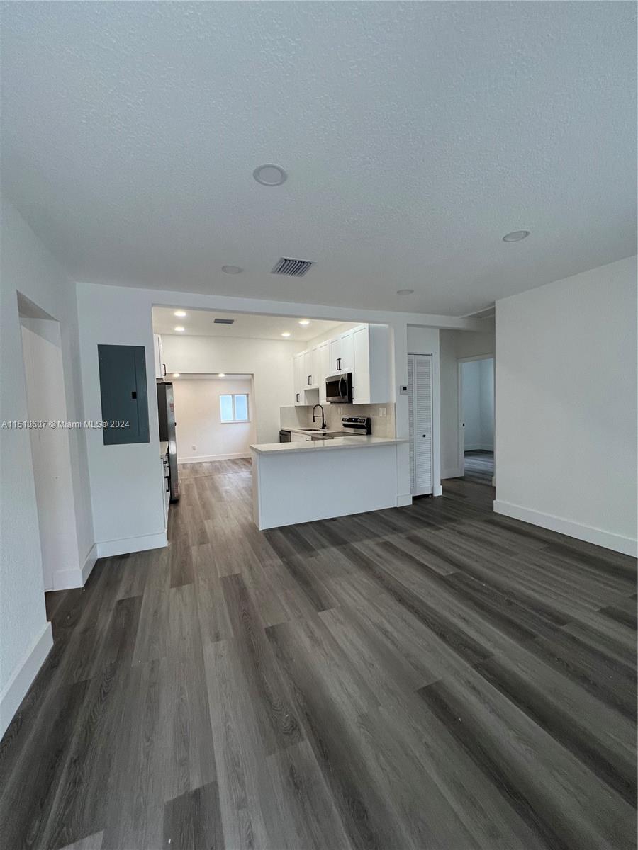 5511 NW 1st Ave 5511, Miami, Florida 33127, 3 Bedrooms Bedrooms, ,2 BathroomsBathrooms,Residentiallease,For Rent,5511 NW 1st Ave 5511,A11518687