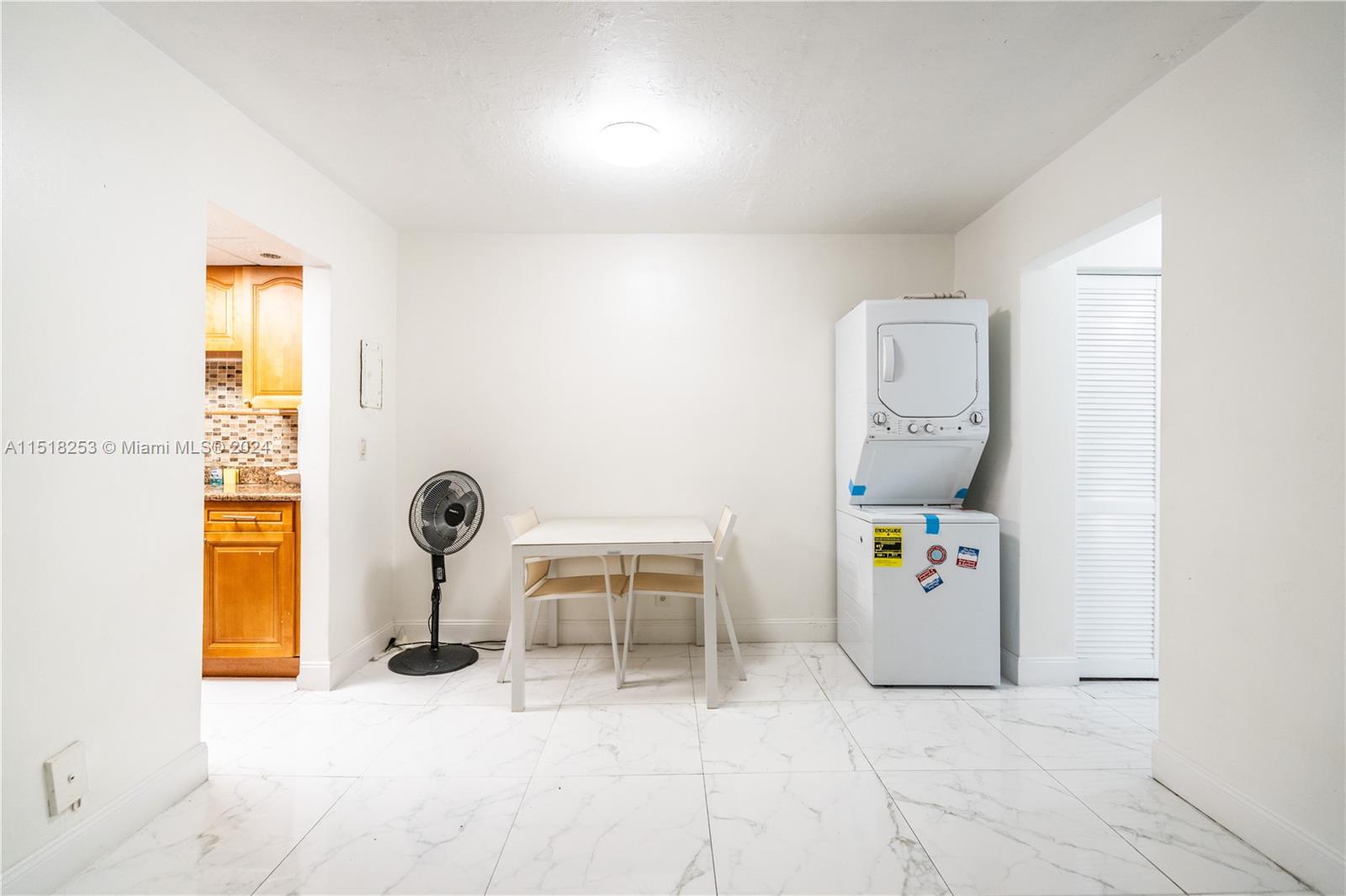 915 Jefferson Ave 2C, Miami Beach, Florida 33139, 1 Bedroom Bedrooms, ,1 BathroomBathrooms,Residentiallease,For Rent,915 Jefferson Ave 2C,A11518253