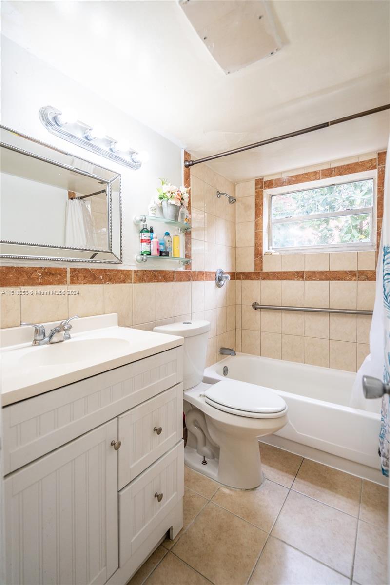 915 Jefferson Ave 2C, Miami Beach, Florida 33139, 1 Bedroom Bedrooms, ,1 BathroomBathrooms,Residentiallease,For Rent,915 Jefferson Ave 2C,A11518253