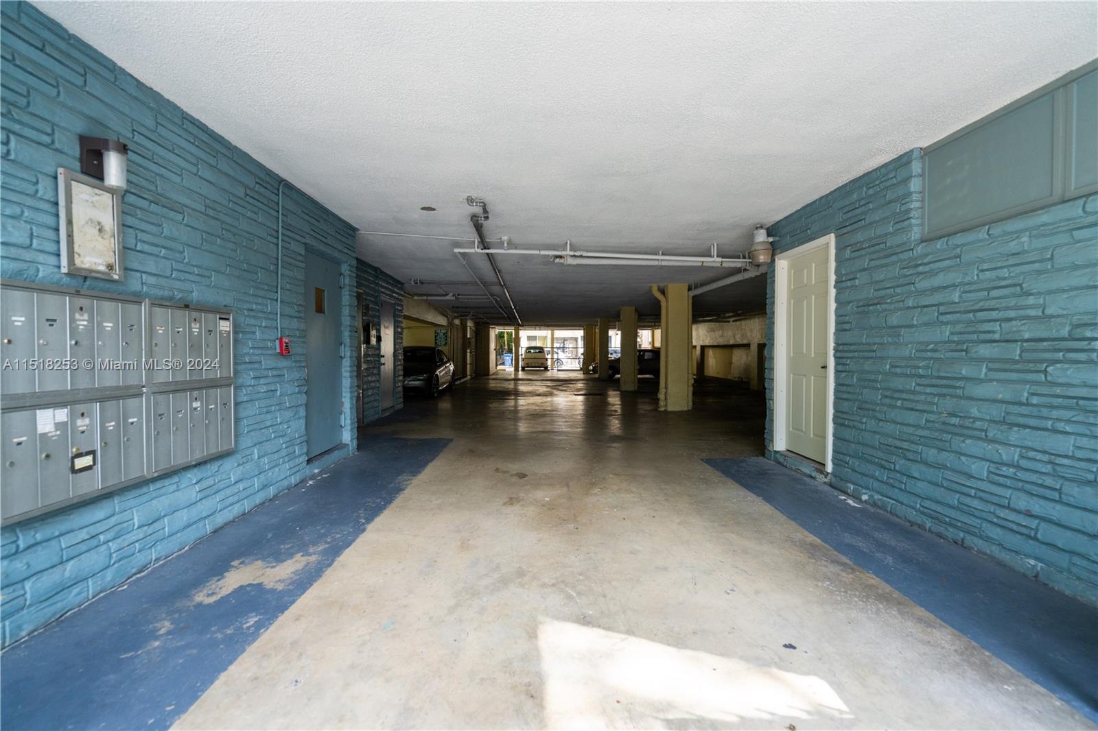 915 Jefferson Ave 2C, Miami Beach, Florida 33139, 1 Bedroom Bedrooms, ,1 BathroomBathrooms,Residentiallease,For Rent,915 Jefferson Ave 2C,A11518253