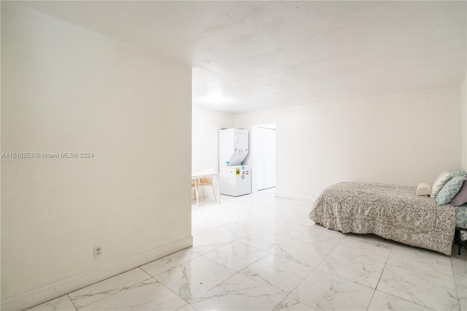915 Jefferson Ave 2C, Miami Beach, Florida 33139, 1 Bedroom Bedrooms, ,1 BathroomBathrooms,Residentiallease,For Rent,915 Jefferson Ave 2C,A11518253