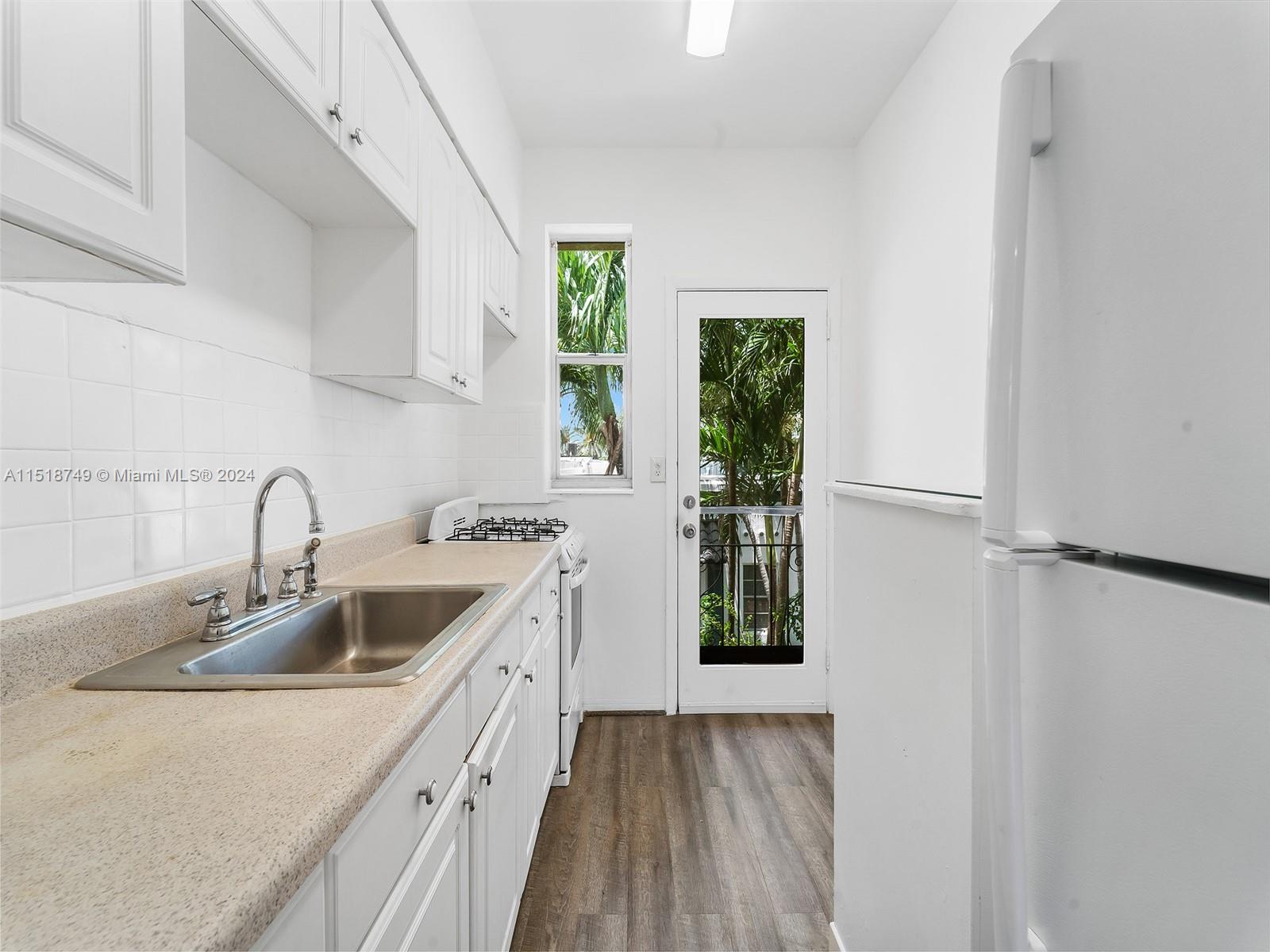 6945 Rue Vendome 3, Miami Beach, Florida 33141, 1 Bedroom Bedrooms, ,1 BathroomBathrooms,Residentiallease,For Rent,6945 Rue Vendome 3,A11518749