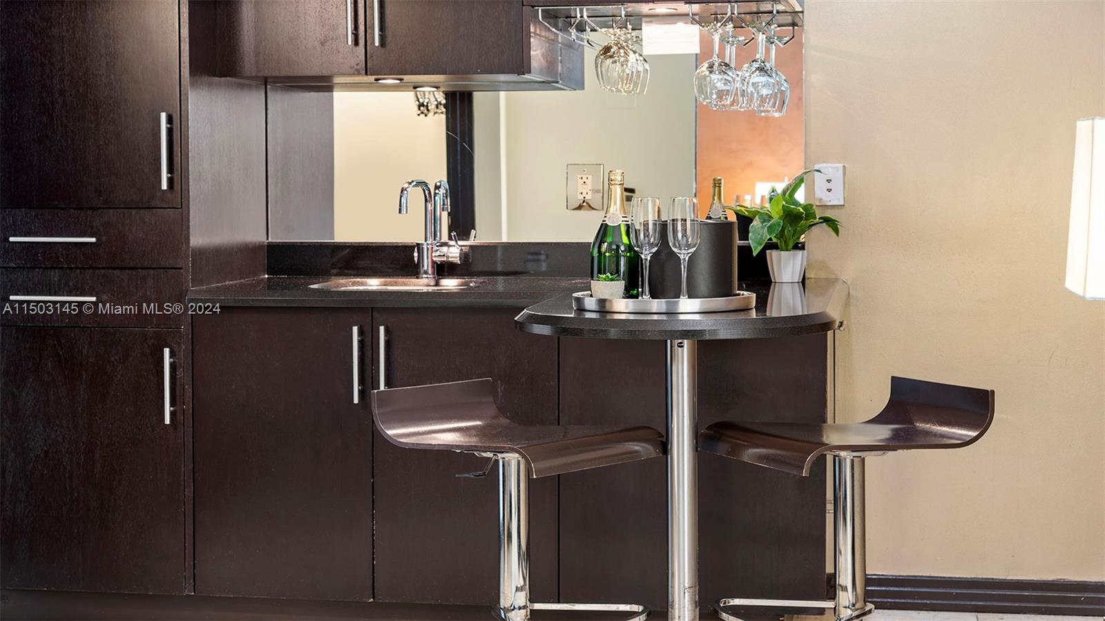 Miami Beach, Florida 33139, ,1 BathroomBathrooms,Residentiallease,For Rent,A11503145