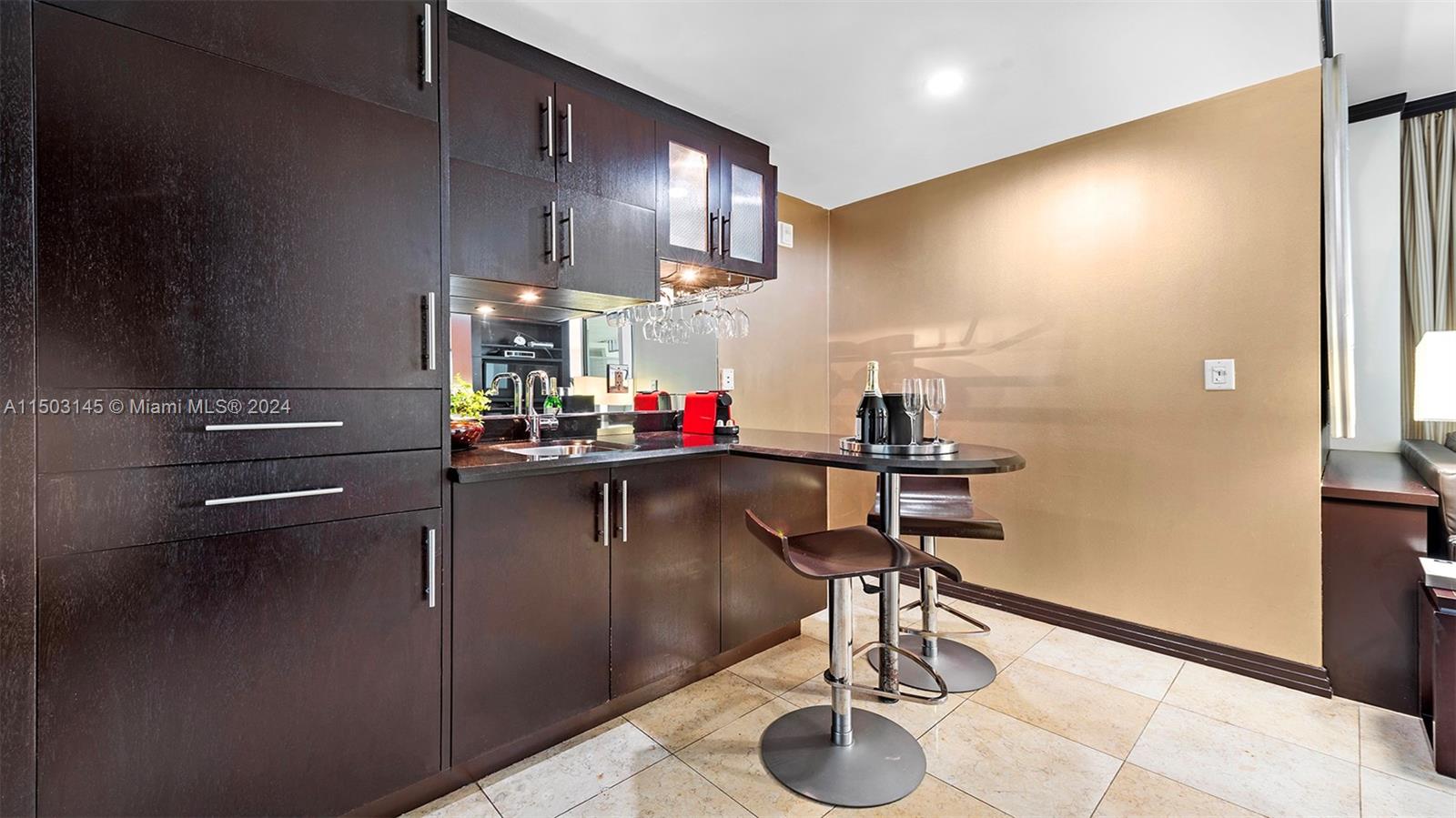 Miami Beach, Florida 33139, ,1 BathroomBathrooms,Residentiallease,For Rent,A11503145