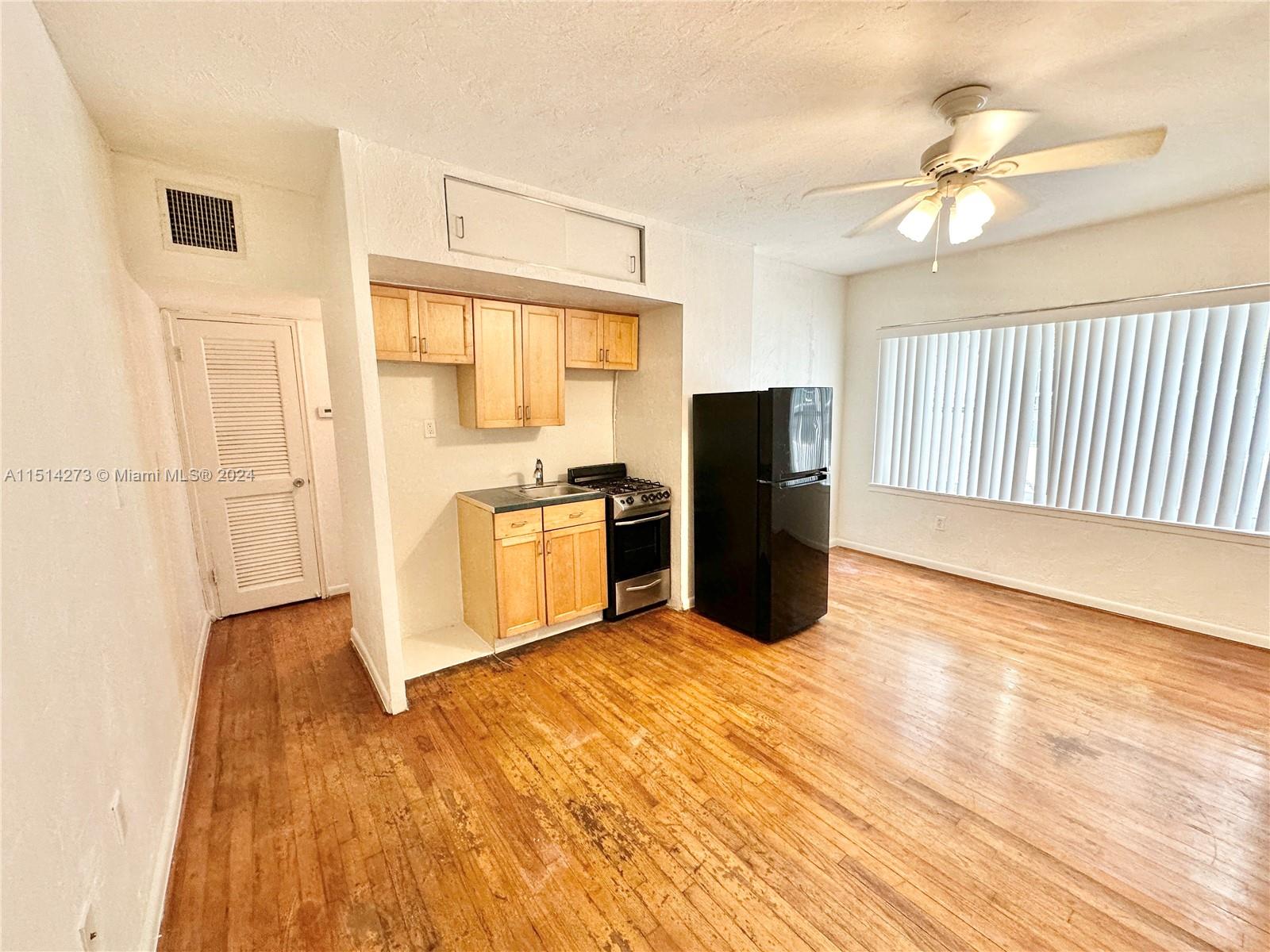 1555 Pennsylvania Avenue 105, Miami Beach, Florida 33139, 1 Bedroom Bedrooms, ,1 BathroomBathrooms,Residential,For Sale,1555 Pennsylvania Avenue 105,A11514273