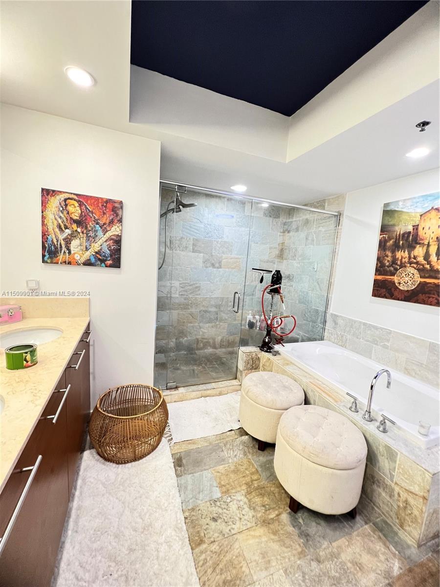 2641 N Flamingo Rd 2305N, Sunrise, Florida 33323, 3 Bedrooms Bedrooms, ,2 BathroomsBathrooms,Residential,For Sale,2641 N Flamingo Rd 2305N,A11509901
