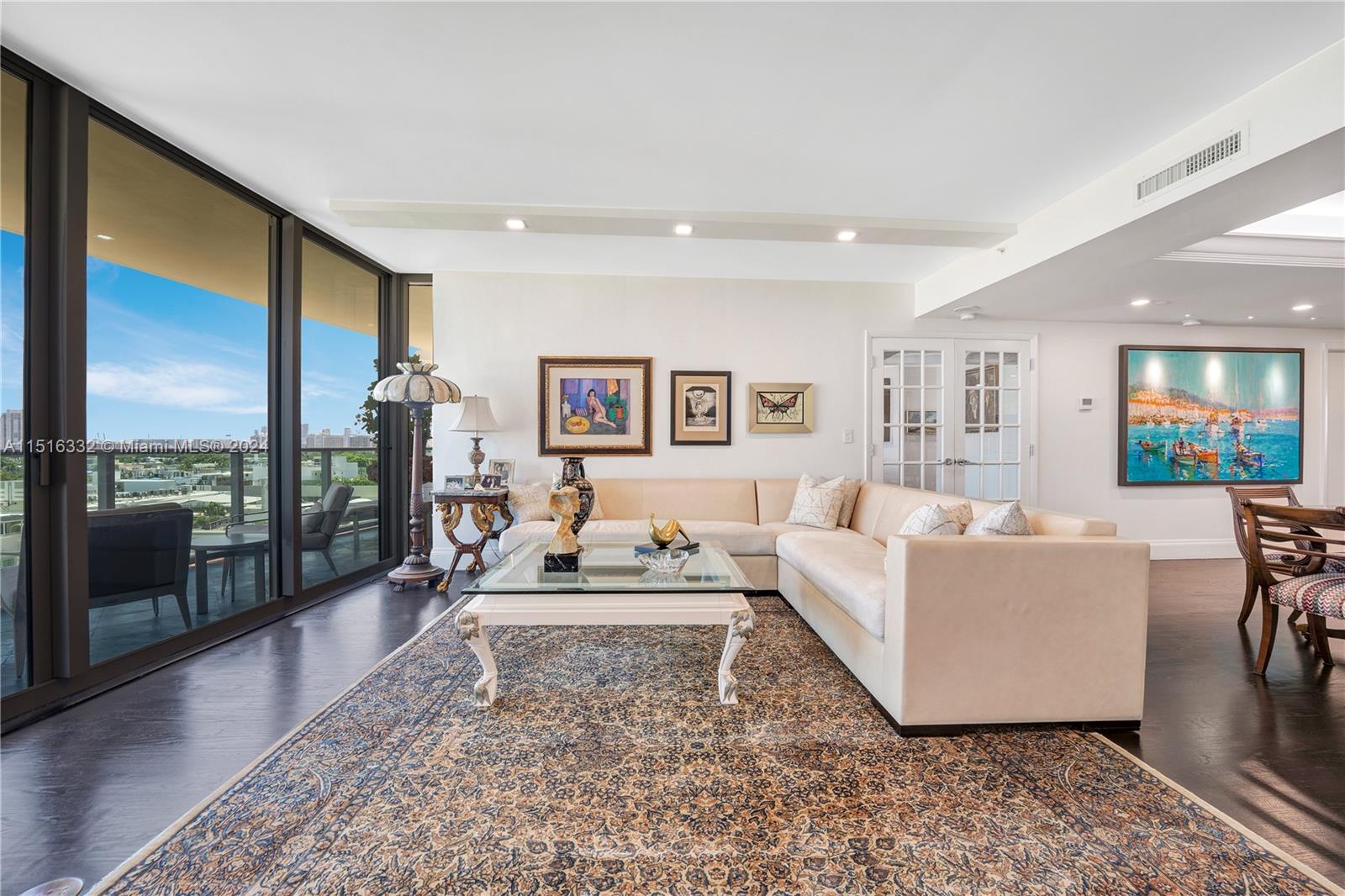 1455 Ocean Dr 904, Miami Beach, FL 33139, 1 Bedroom Bedrooms, ,2 BathroomsBathrooms,Residential,For Sale,Ocean Dr,A11516332