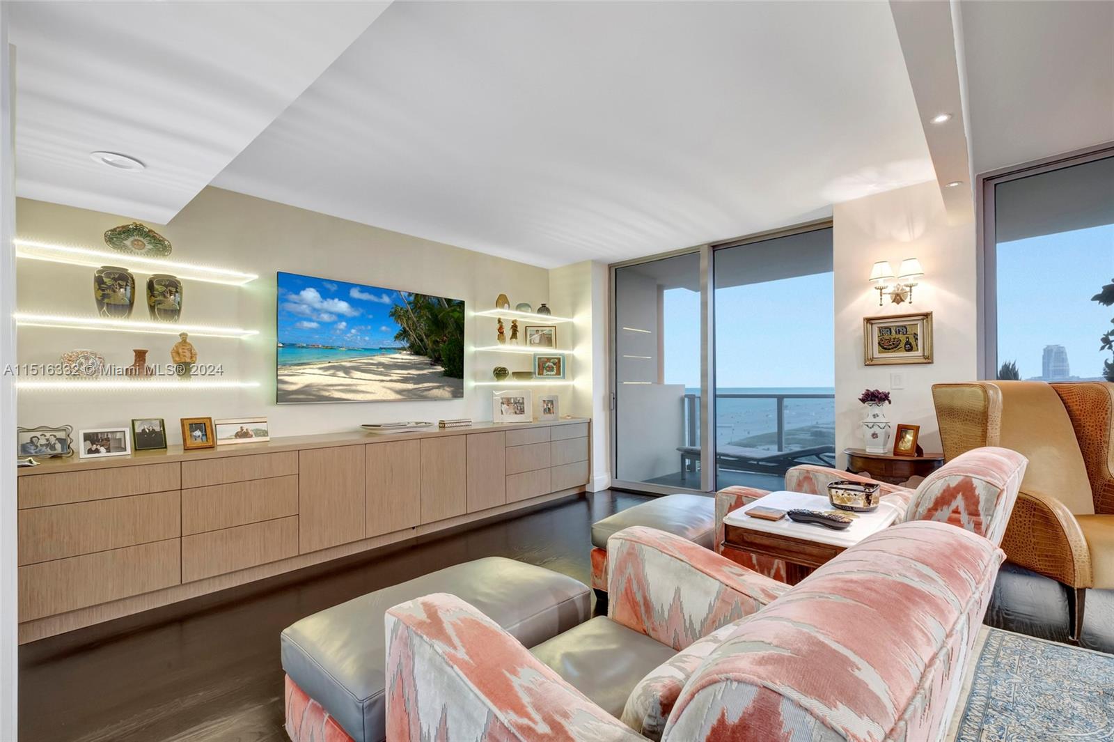 1455 Ocean Dr 904, Miami Beach, FL 33139, 1 Bedroom Bedrooms, ,2 BathroomsBathrooms,Residential,For Sale,Ocean Dr,A11516332