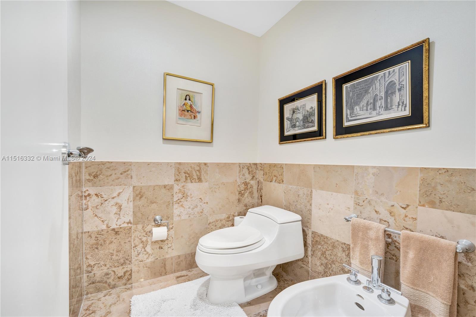 1455 Ocean Dr 904, Miami Beach, FL 33139, 1 Bedroom Bedrooms, ,2 BathroomsBathrooms,Residential,For Sale,Ocean Dr,A11516332