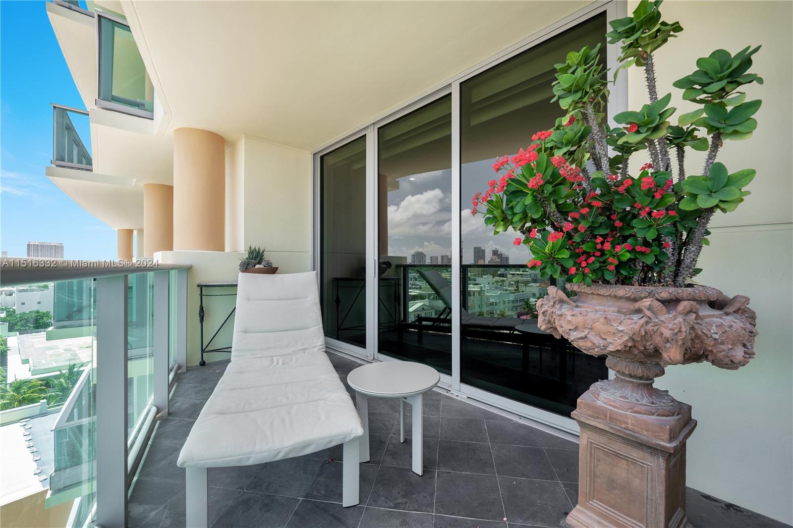 1455 Ocean Dr 904, Miami Beach, FL 33139, 1 Bedroom Bedrooms, ,2 BathroomsBathrooms,Residential,For Sale,Ocean Dr,A11516332