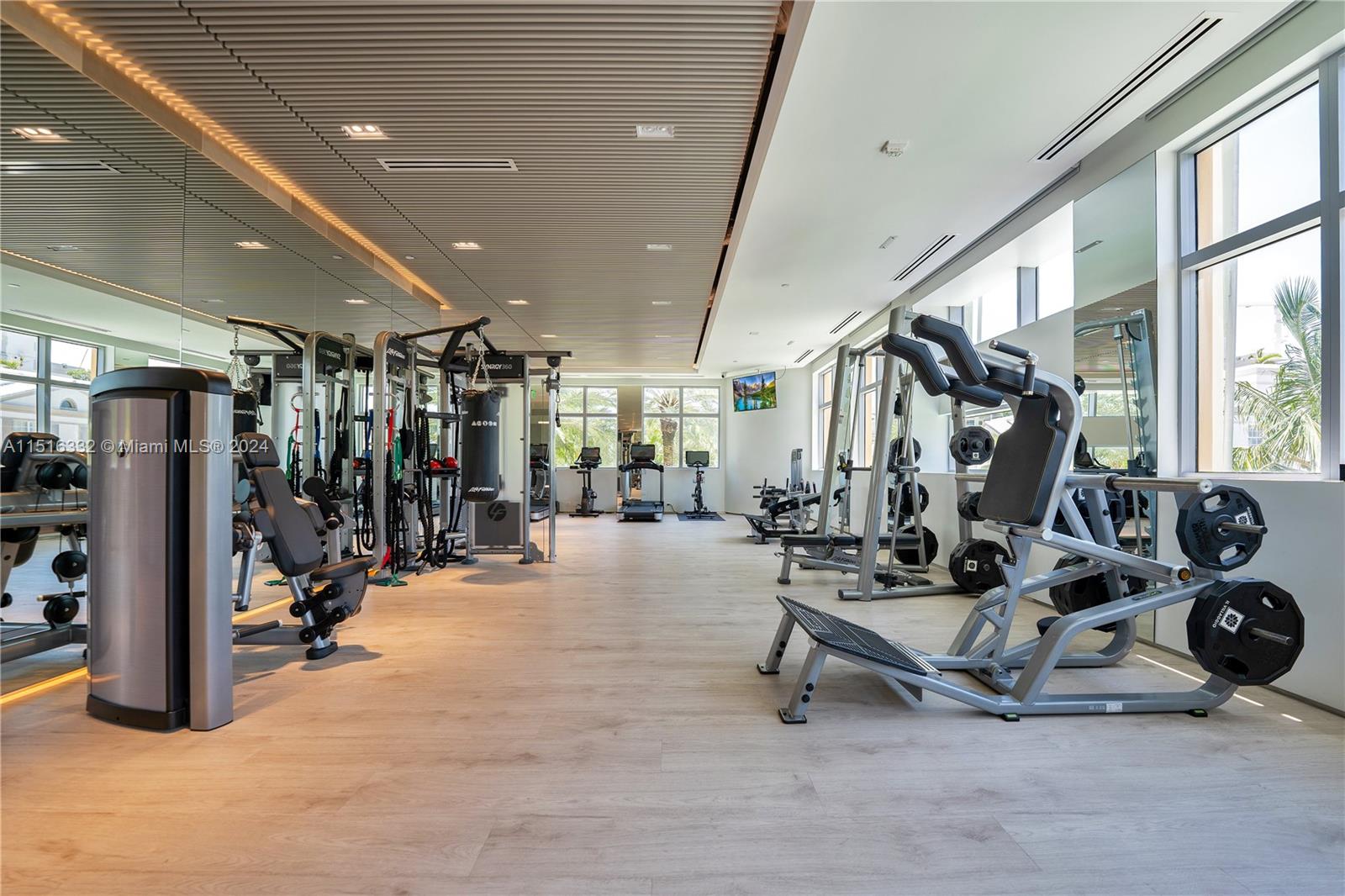 1455 Ocean Dr 904, Miami Beach, FL 33139, 1 Bedroom Bedrooms, ,2 BathroomsBathrooms,Residential,For Sale,Ocean Dr,A11516332