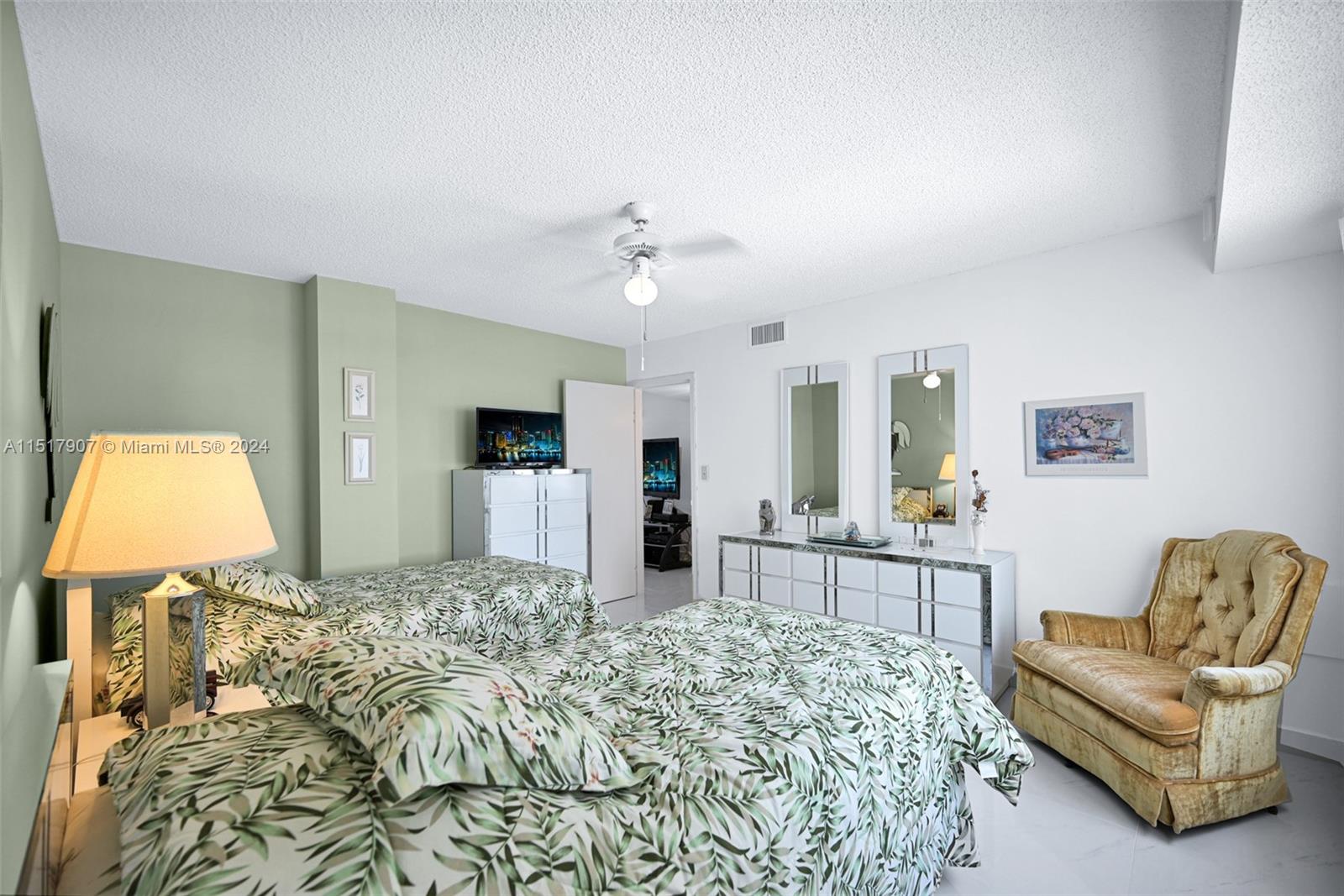 17800 Atlantic Blvd, Sunny Isles Beach, FL, 33160 United States, 2 Bedrooms Bedrooms, ,2 BathroomsBathrooms,Residential,For Sale,Atlantic Blvd,A11517907