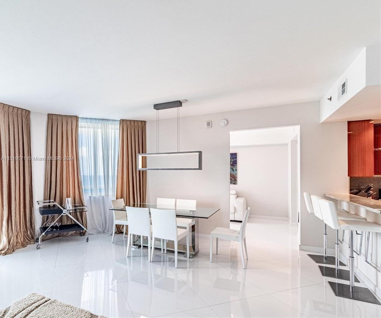 2711 S Ocean Dr 1901, Hollywood, Florida 33019, 3 Bedrooms Bedrooms, ,2 BathroomsBathrooms,Residentiallease,For Rent,2711 S Ocean Dr 1901,A11519071