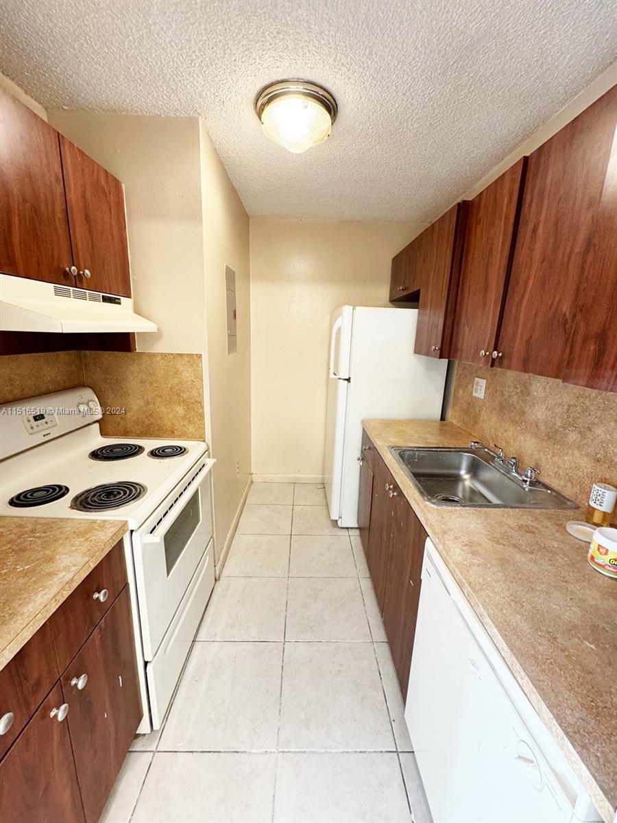 7429 SW 152nd Ave 13-106, Miami, Florida 33193, 2 Bedrooms Bedrooms, ,1 BathroomBathrooms,Residentiallease,For Rent,7429 SW 152nd Ave 13-106,A11516519