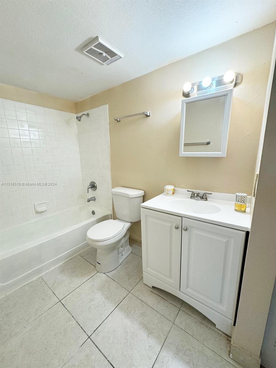 7429 SW 152nd Ave 13-106, Miami, Florida 33193, 2 Bedrooms Bedrooms, ,1 BathroomBathrooms,Residentiallease,For Rent,7429 SW 152nd Ave 13-106,A11516519