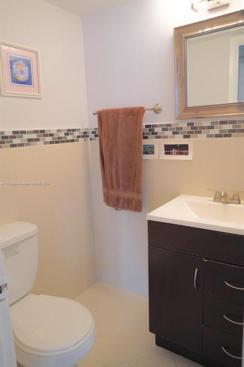 5838 Collins Ave 3D, Miami Beach, Florida 33140, 1 Bedroom Bedrooms, ,1 BathroomBathrooms,Residential,For Sale,5838 Collins Ave 3D,A11519004