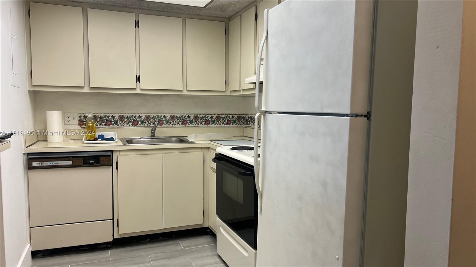 5530 NW 44th St 108C, Lauderhill, Florida 33319, 1 Bedroom Bedrooms, ,1 BathroomBathrooms,Residential,For Sale,5530 NW 44th St 108C,A11519190