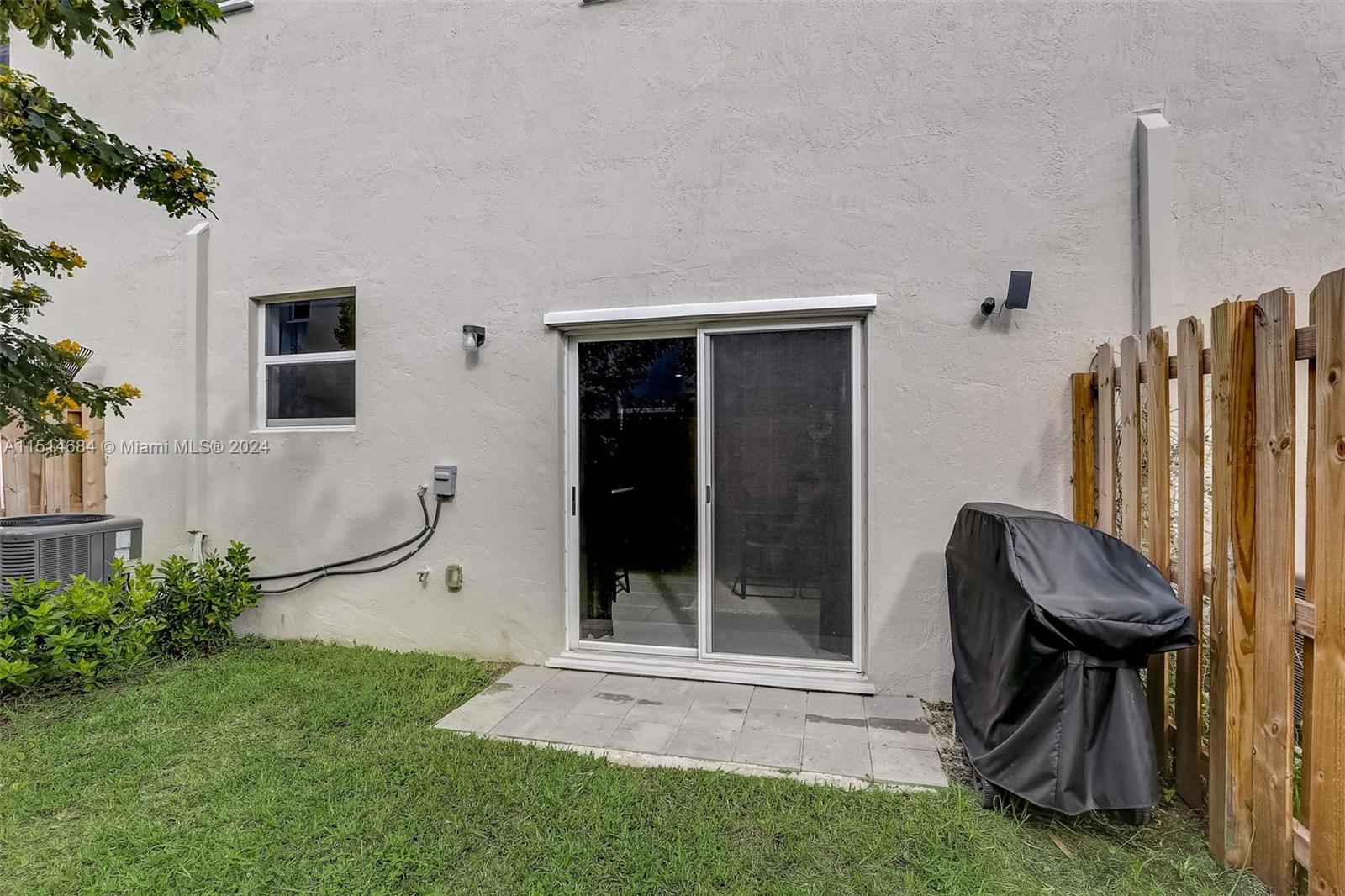 2668 SE 10th St, Homestead, Florida 33035, 3 Bedrooms Bedrooms, ,2 BathroomsBathrooms,Residential,For Sale,2668 SE 10th St,A11514684