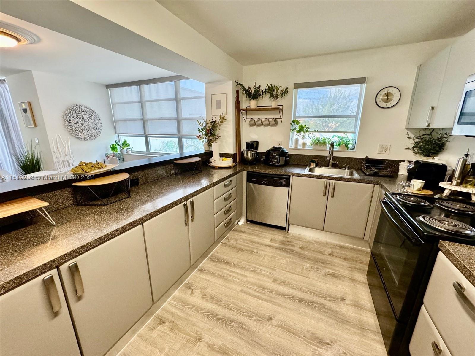 2780 183rd St, Aventura, FL, 33160 United States, 2 Bedrooms Bedrooms, ,2 BathroomsBathrooms,Residential,For Sale,183rd St,A11519208