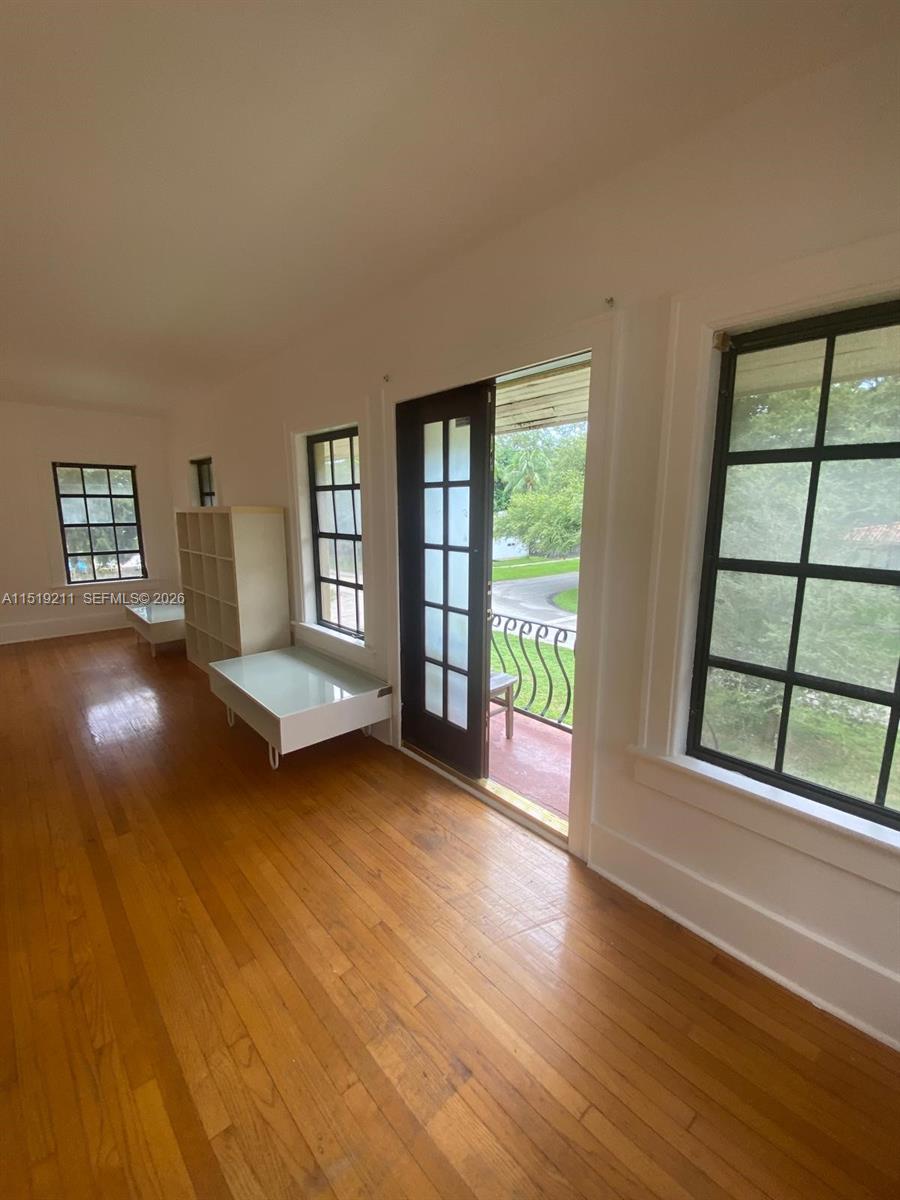 8900 NE 1st Ave 1, El Portal, Florida 33138, 4 Bedrooms Bedrooms, ,2 BathroomsBathrooms,Residentiallease,For Rent,8900 NE 1st Ave 1,A11519211