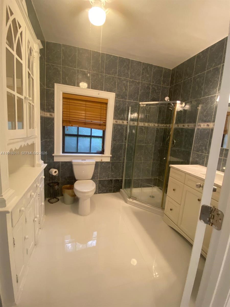 8900 NE 1st Ave 1, El Portal, Florida 33138, 4 Bedrooms Bedrooms, ,2 BathroomsBathrooms,Residentiallease,For Rent,8900 NE 1st Ave 1,A11519211