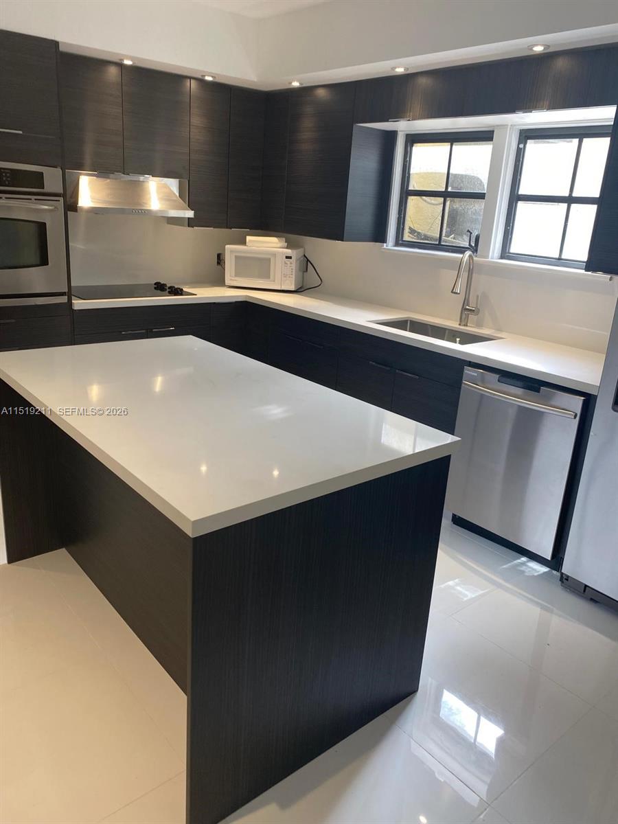 8900 NE 1st Ave 1, El Portal, Florida 33138, 4 Bedrooms Bedrooms, ,2 BathroomsBathrooms,Residentiallease,For Rent,8900 NE 1st Ave 1,A11519211