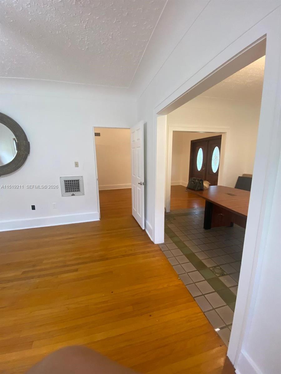 8900 NE 1st Ave 1, El Portal, Florida 33138, 4 Bedrooms Bedrooms, ,2 BathroomsBathrooms,Residentiallease,For Rent,8900 NE 1st Ave 1,A11519211