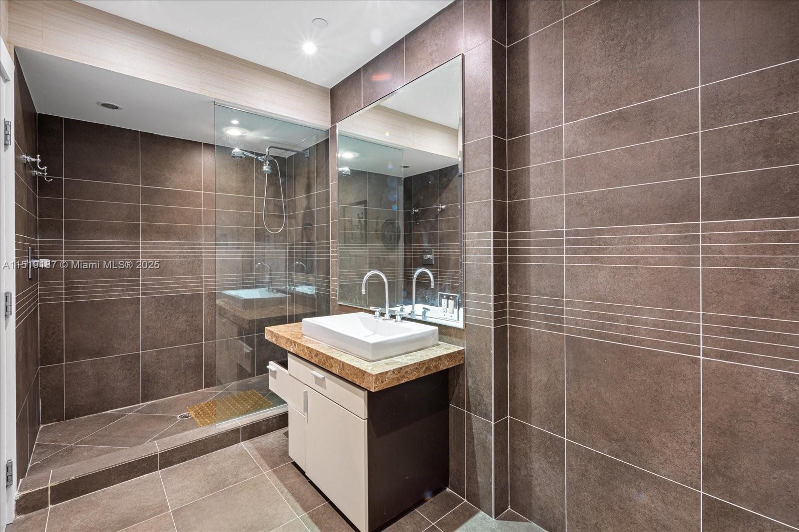 2100 Park Ave PH502, Miami Beach, Florida 33139, 2 Bedrooms Bedrooms, ,2 BathroomsBathrooms,Residential,For Sale,2100 Park Ave PH502,A11519187