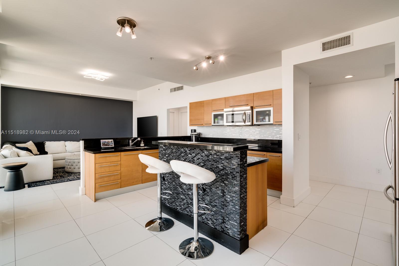 253 NE 2nd St PH4904, Miami, Florida 33132, 3 Bedrooms Bedrooms, ,5 BathroomsBathrooms,Residentiallease,For Rent,253 NE 2nd St PH4904,A11518982