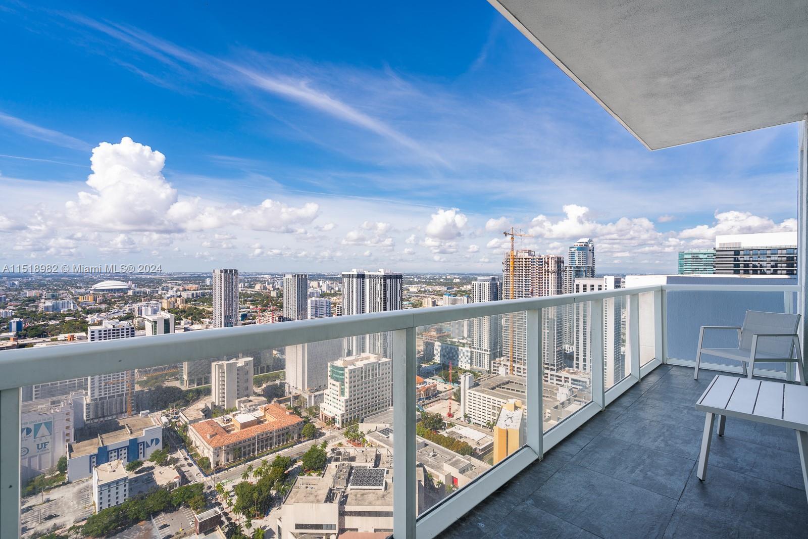 253 NE 2nd St PH4904, Miami, Florida 33132, 3 Bedrooms Bedrooms, ,5 BathroomsBathrooms,Residentiallease,For Rent,253 NE 2nd St PH4904,A11518982