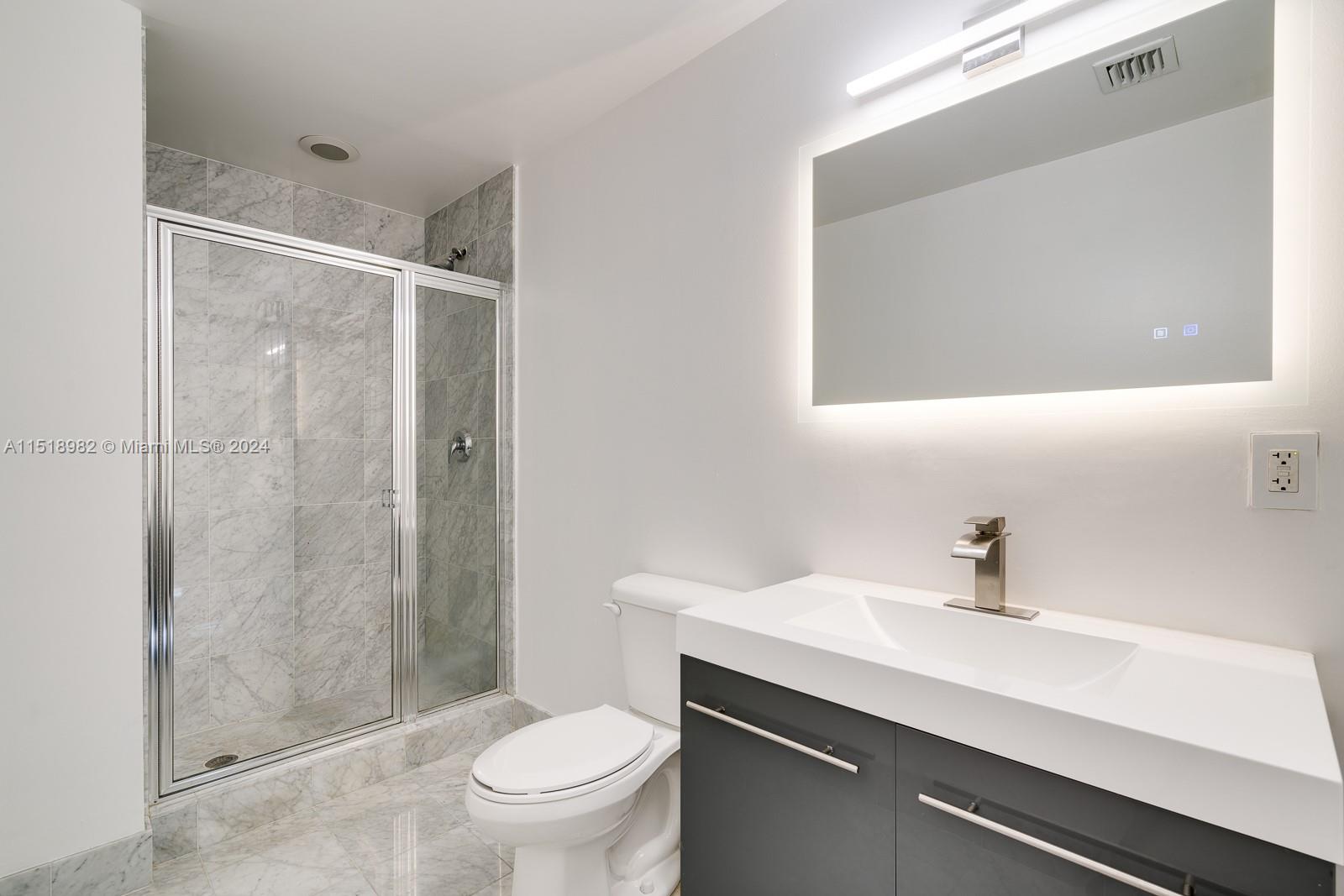 253 NE 2nd St PH4904, Miami, Florida 33132, 3 Bedrooms Bedrooms, ,5 BathroomsBathrooms,Residentiallease,For Rent,253 NE 2nd St PH4904,A11518982