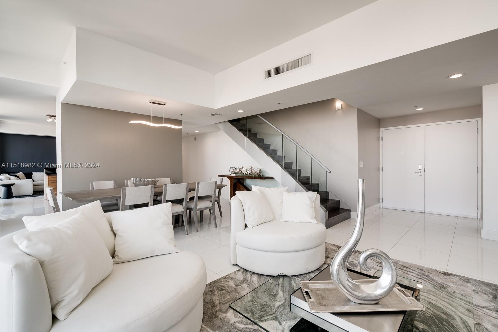 253 NE 2nd St PH4904, Miami, Florida 33132, 3 Bedrooms Bedrooms, ,5 BathroomsBathrooms,Residentiallease,For Rent,253 NE 2nd St PH4904,A11518982