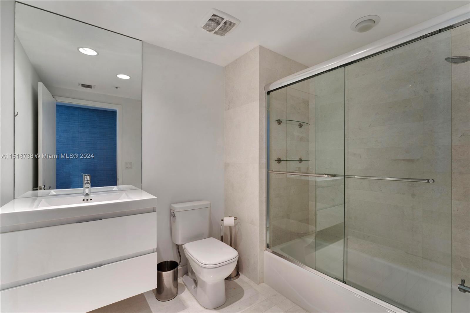 17301 Biscayne Blvd 906, North Miami Beach, Florida 33160, 3 Bedrooms Bedrooms, ,3 BathroomsBathrooms,Residential,For Sale,17301 Biscayne Blvd 906,A11518738