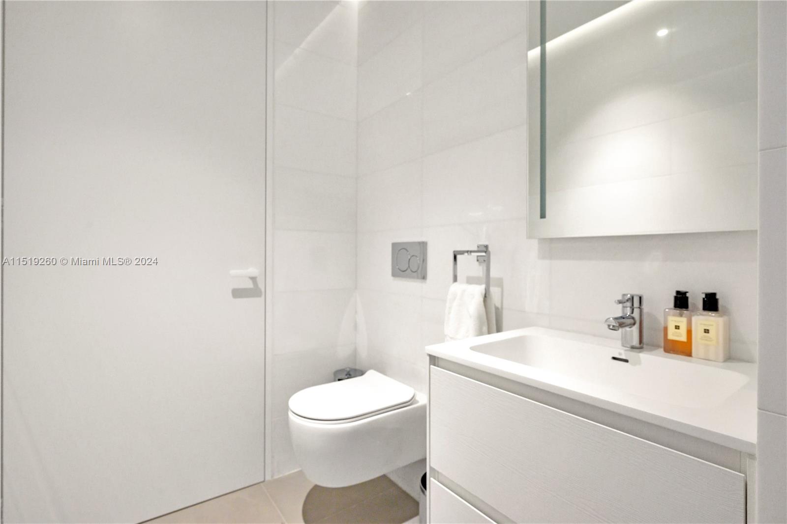 2000 Ocean Dr, Hallandale Beach, FL, 33009 United States, 3 Bedrooms Bedrooms, ,3 BathroomsBathrooms,Residential,For Sale,Ocean Dr,A11519260