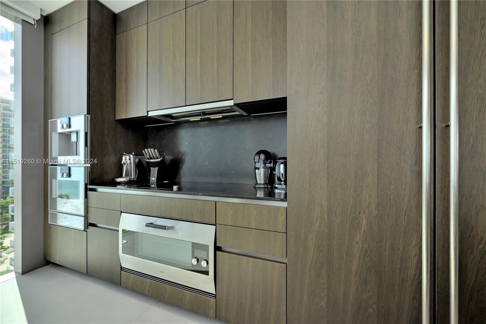 2000 Ocean Dr, Hallandale Beach, FL, 33009 United States, 3 Bedrooms Bedrooms, ,3 BathroomsBathrooms,Residential,For Sale,Ocean Dr,A11519260