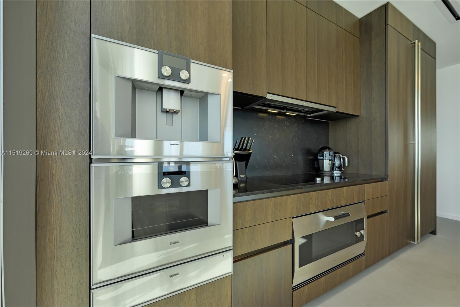 2000 Ocean Dr, Hallandale Beach, FL, 33009 United States, 3 Bedrooms Bedrooms, ,3 BathroomsBathrooms,Residential,For Sale,Ocean Dr,A11519260