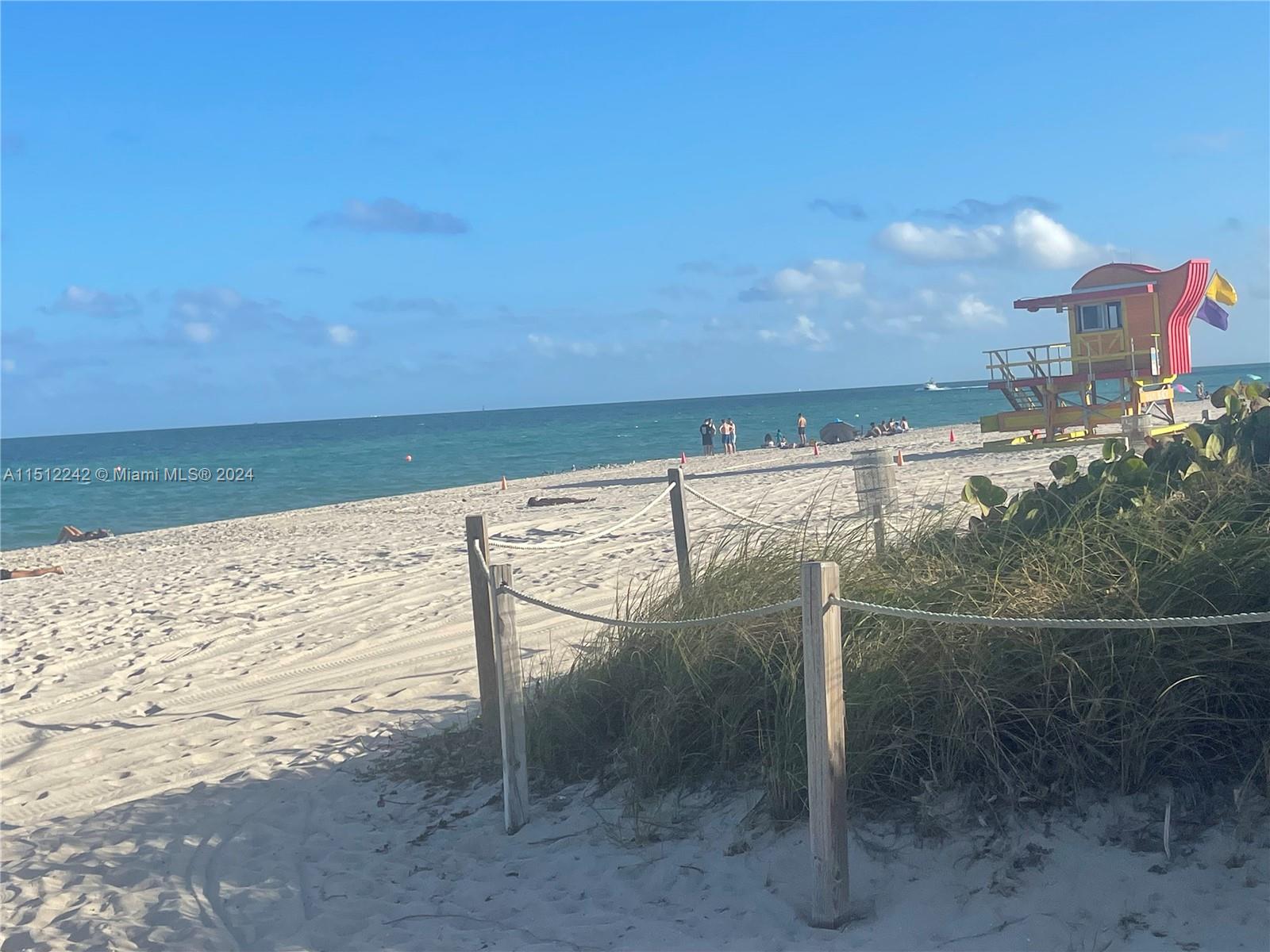 7824 Collins Ave 402, Miami Beach, Florida 33141, 2 Bedrooms Bedrooms, ,2 BathroomsBathrooms,Residentiallease,For Rent,7824 Collins Ave 402,A11512242