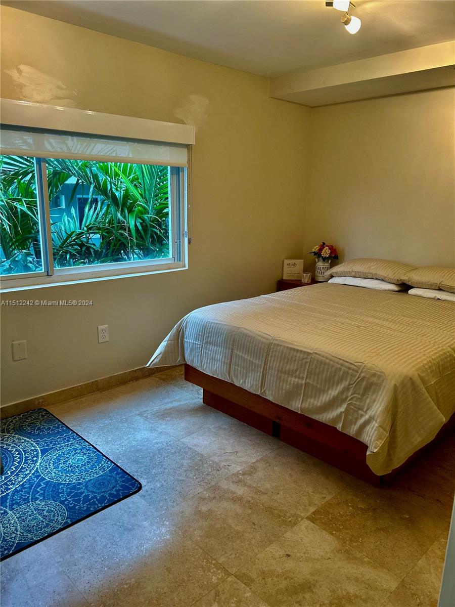 7824 Collins Ave 402, Miami Beach, Florida 33141, 2 Bedrooms Bedrooms, ,2 BathroomsBathrooms,Residentiallease,For Rent,7824 Collins Ave 402,A11512242