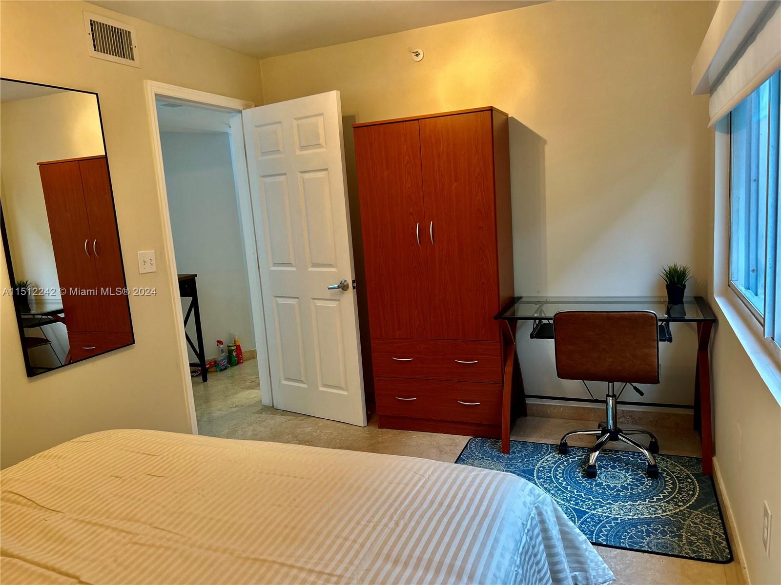 7824 Collins Ave 402, Miami Beach, Florida 33141, 2 Bedrooms Bedrooms, ,2 BathroomsBathrooms,Residentiallease,For Rent,7824 Collins Ave 402,A11512242