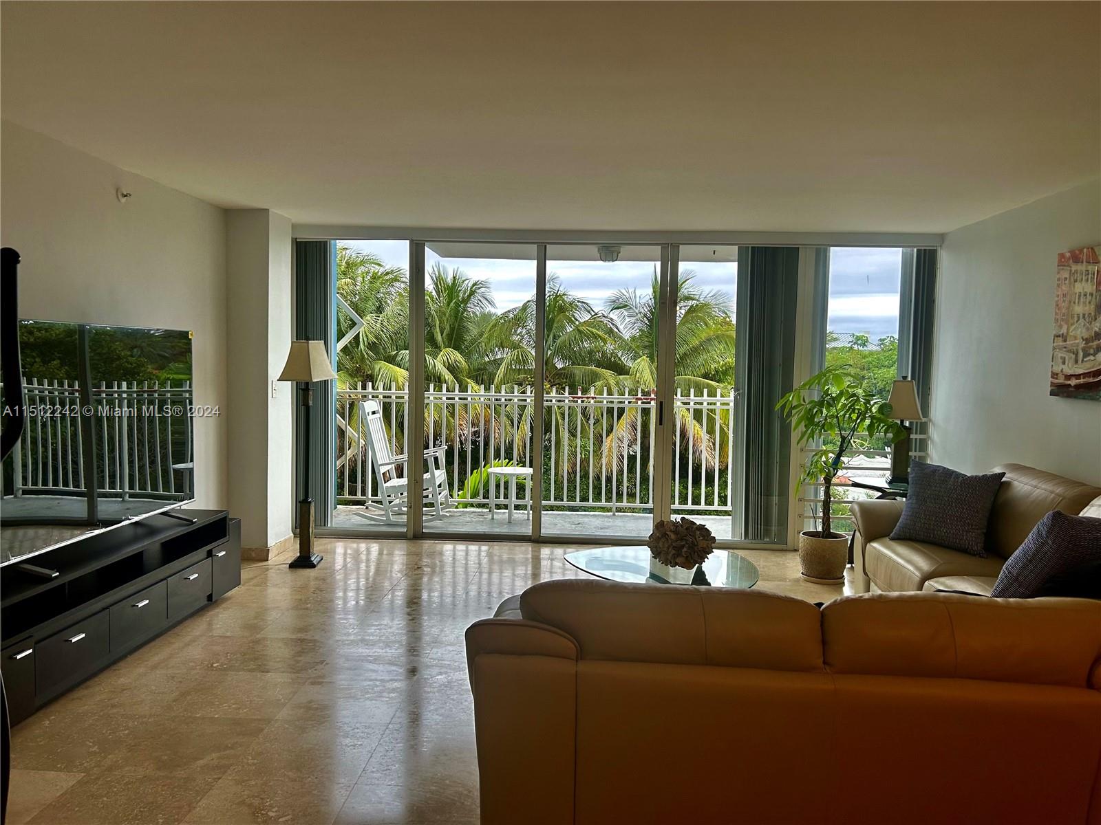 7824 Collins Ave 402, Miami Beach, Florida 33141, 2 Bedrooms Bedrooms, ,2 BathroomsBathrooms,Residentiallease,For Rent,7824 Collins Ave 402,A11512242