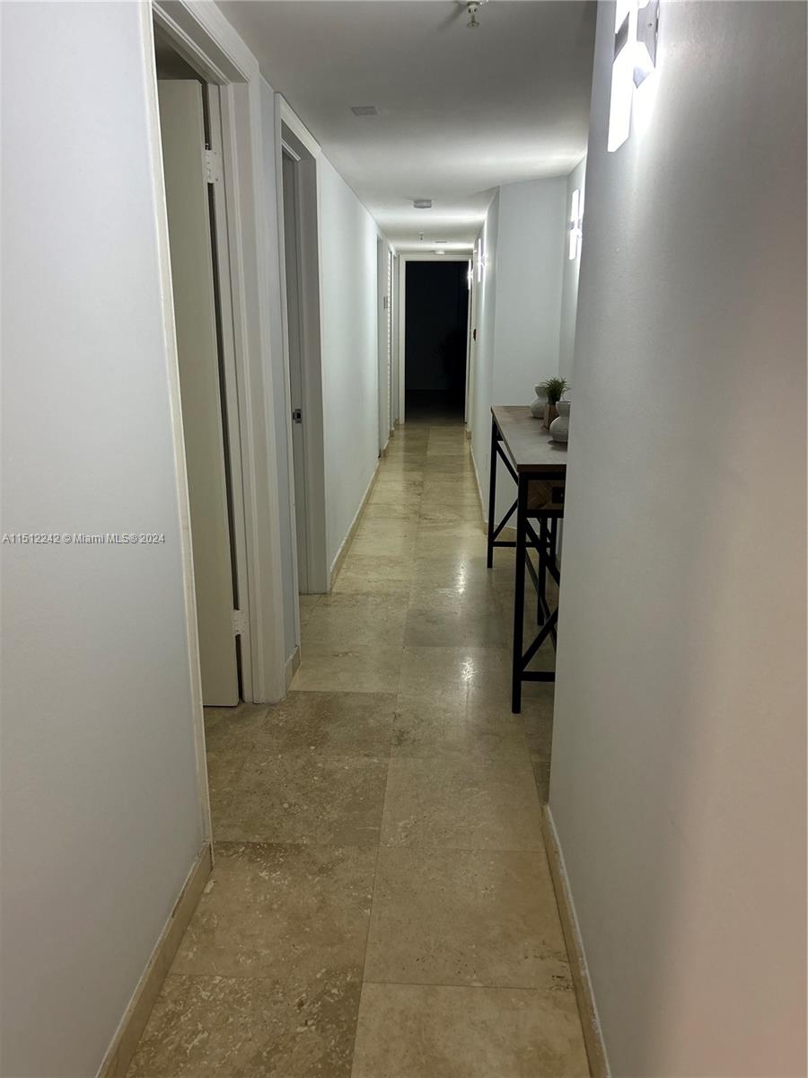 7824 Collins Ave 402, Miami Beach, Florida 33141, 2 Bedrooms Bedrooms, ,2 BathroomsBathrooms,Residentiallease,For Rent,7824 Collins Ave 402,A11512242