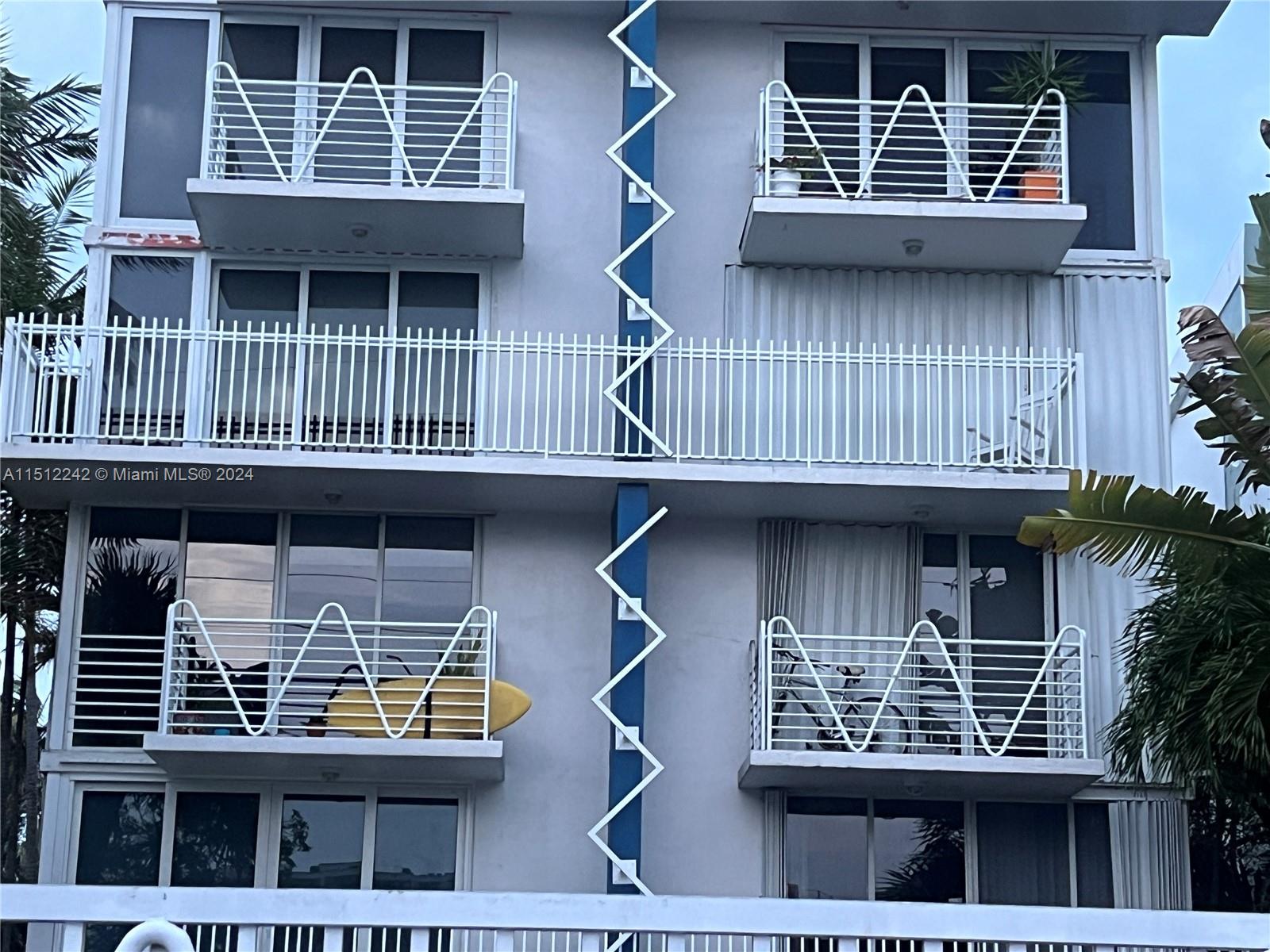 7824 Collins Ave 402, Miami Beach, Florida 33141, 2 Bedrooms Bedrooms, ,2 BathroomsBathrooms,Residentiallease,For Rent,7824 Collins Ave 402,A11512242